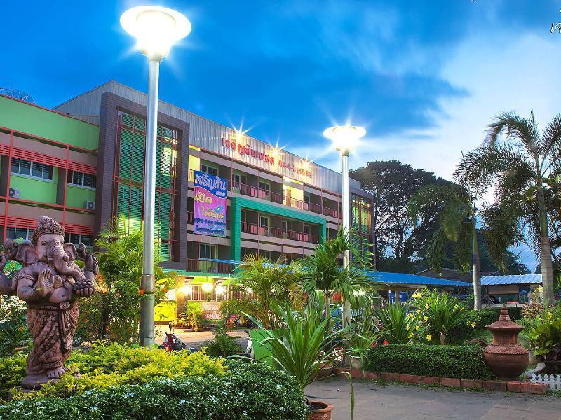 Jaroensin Place Buriram Exterior foto